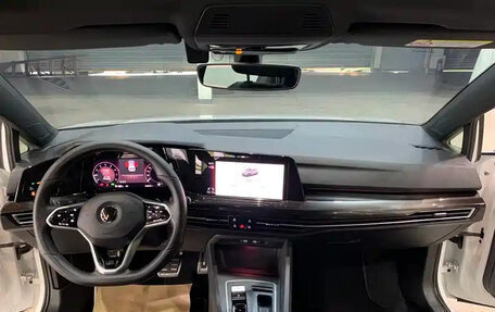 Volkswagen Golf VIII, 2023 год, 1 647 000 рублей, 8 фотография