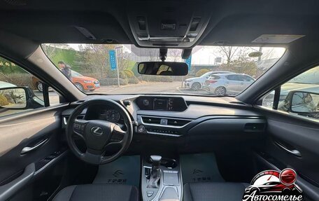 Lexus UX I, 2022 год, 2 500 000 рублей, 14 фотография