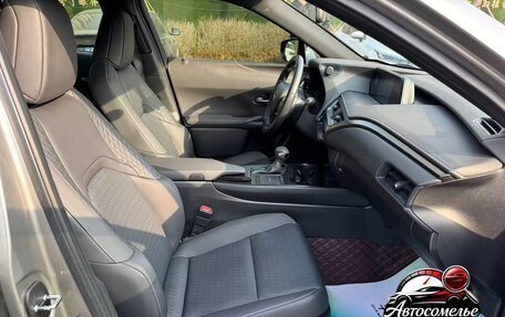 Lexus UX I, 2022 год, 2 500 000 рублей, 11 фотография