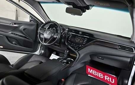 Toyota Camry, 2019 год, 2 749 000 рублей, 10 фотография