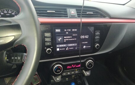 KIA Rio IV, 2021 год, 2 000 000 рублей, 15 фотография