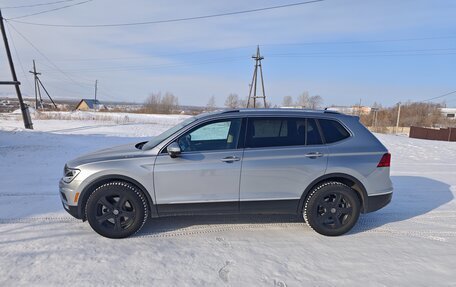 Volkswagen Tiguan II, 2021 год, 4 000 000 рублей, 2 фотография