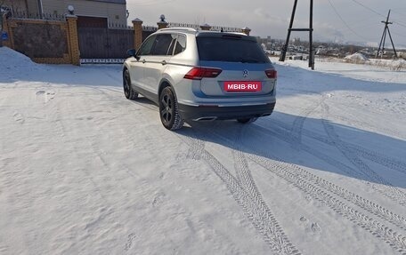 Volkswagen Tiguan II, 2021 год, 4 000 000 рублей, 3 фотография