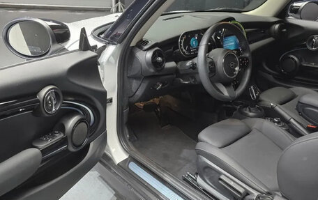 MINI Hatch, 2024 год, 1 980 000 рублей, 10 фотография