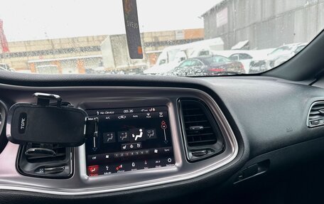 Dodge Challenger III рестайлинг 2, 2018 год, 3 100 000 рублей, 10 фотография