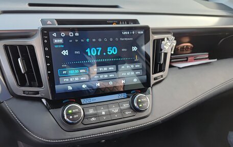 Toyota RAV4, 2017 год, 2 720 000 рублей, 10 фотография