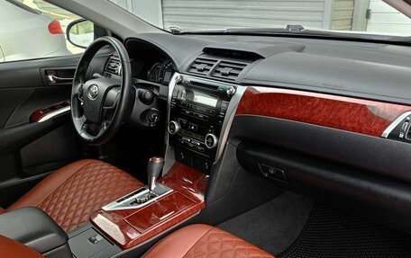 Toyota Camry, 2011 год, 1 980 000 рублей, 6 фотография