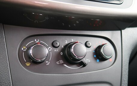 Renault Sandero II рестайлинг, 2018 год, 1 249 000 рублей, 20 фотография