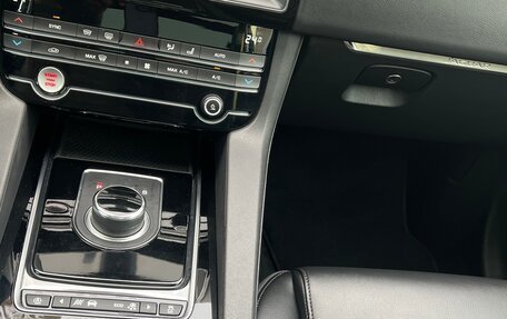 Jaguar F-Pace, 2019 год, 3 330 000 рублей, 6 фотография