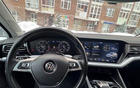 Volkswagen Touareg III, 2018 год, 5 700 000 рублей, 9 фотография