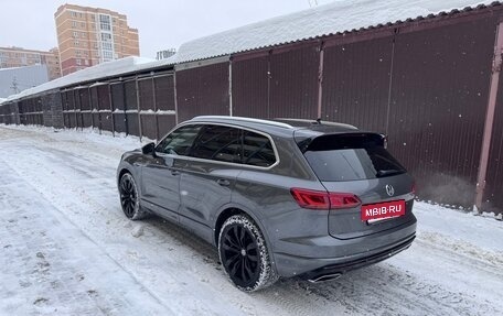 Volkswagen Touareg III, 2018 год, 5 700 000 рублей, 3 фотография