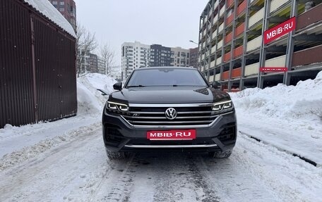 Volkswagen Touareg III, 2018 год, 5 700 000 рублей, 4 фотография