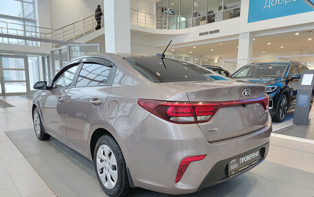 KIA Rio IV, 2018 год, 1 333 000 рублей, 8 фотография