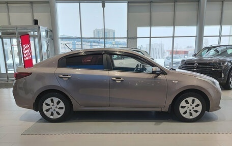 KIA Rio IV, 2018 год, 1 333 000 рублей, 5 фотография
