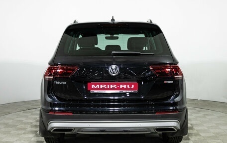 Volkswagen Tiguan II, 2018 год, 2 599 777 рублей, 6 фотография