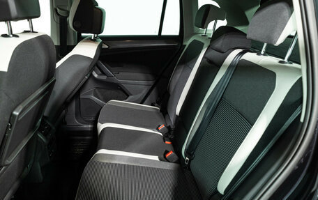 Volkswagen Tiguan II, 2018 год, 2 599 777 рублей, 10 фотография