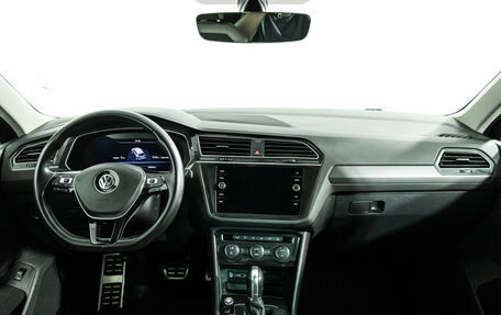 Volkswagen Tiguan II, 2018 год, 2 599 777 рублей, 13 фотография