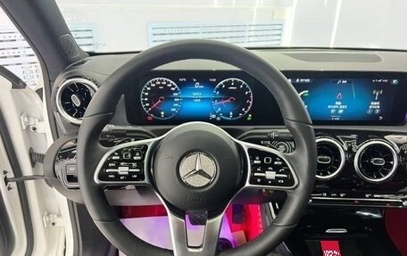 Mercedes-Benz A-Класс, 2022 год, 2 438 000 рублей, 11 фотография