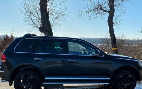 Volkswagen Touareg III, 2005 год, 1 070 000 рублей, 2 фотография