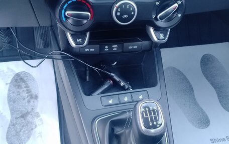 KIA Rio IV, 2018 год, 1 300 000 рублей, 3 фотография