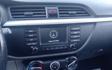 KIA Rio IV, 2018 год, 1 300 000 рублей, 5 фотография