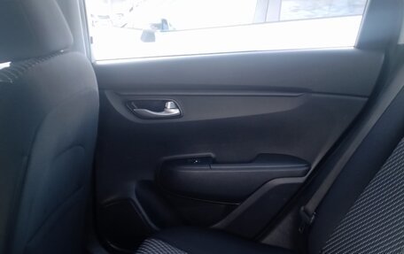 KIA Rio IV, 2018 год, 1 300 000 рублей, 8 фотография