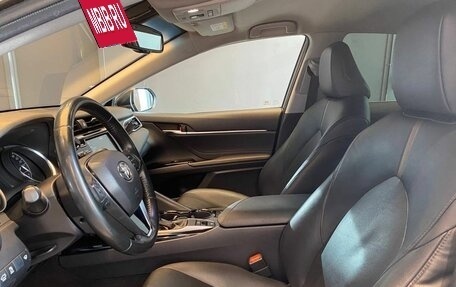 Toyota Camry, 2019 год, 2 999 000 рублей, 16 фотография