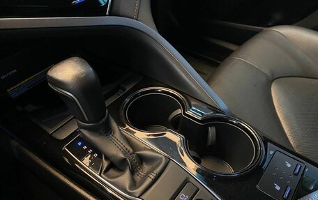 Toyota Camry, 2019 год, 2 999 000 рублей, 25 фотография