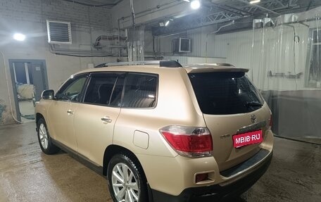 Toyota Highlander III, 2012 год, 2 666 000 рублей, 1 фотография
