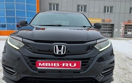 Honda Vezel, 2018 год, 1 600 000 рублей, 2 фотография