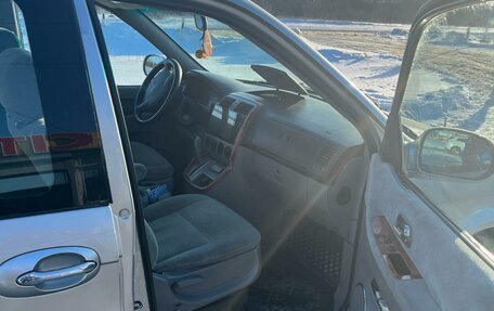 KIA Carnival III, 2005 год, 550 000 рублей, 5 фотография