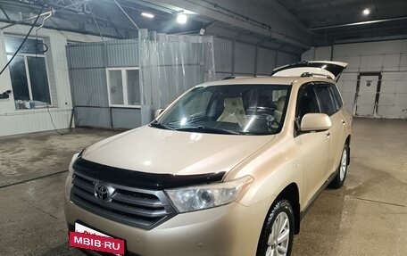 Toyota Highlander III, 2012 год, 2 666 000 рублей, 8 фотография