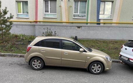 KIA Rio II, 2010 год, 680 000 рублей, 2 фотография