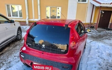 Peugeot 107 I рестайлинг, 2011 год, 380 000 рублей, 3 фотография