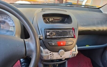 Peugeot 107 I рестайлинг, 2011 год, 380 000 рублей, 4 фотография