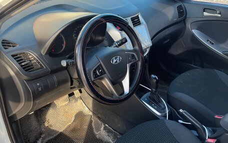 Hyundai Solaris II рестайлинг, 2015 год, 850 000 рублей, 4 фотография