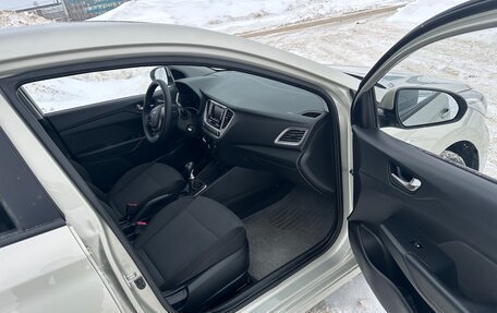 Hyundai Solaris II рестайлинг, 2019 год, 1 070 000 рублей, 10 фотография