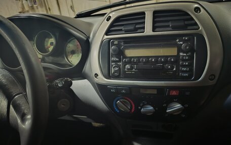 Toyota RAV4, 2002 год, 750 000 рублей, 4 фотография