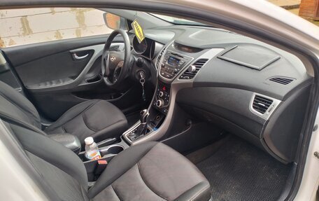 Hyundai Elantra V, 2015 год, 550 000 рублей, 12 фотография