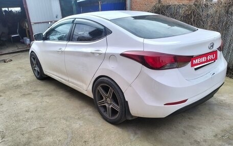 Hyundai Elantra V, 2015 год, 550 000 рублей, 2 фотография