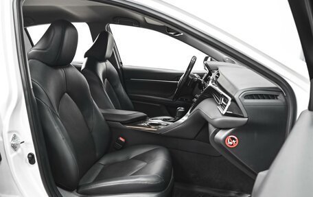 Toyota Camry, 2019 год, 3 300 000 рублей, 8 фотография