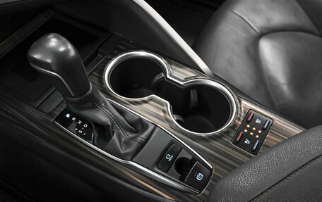 Toyota Camry, 2019 год, 3 300 000 рублей, 12 фотография