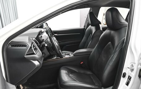 Toyota Camry, 2019 год, 3 300 000 рублей, 10 фотография