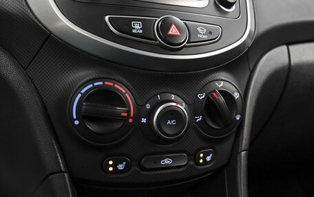 Hyundai Solaris II рестайлинг, 2015 год, 1 129 000 рублей, 15 фотография