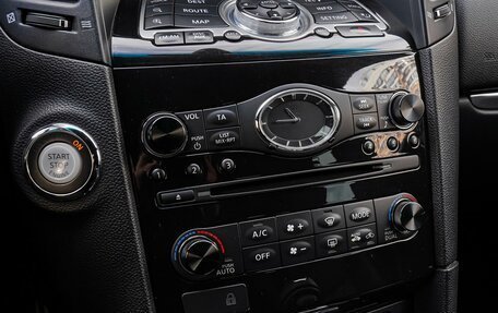 Infiniti QX70, 2014 год, 2 120 000 рублей, 14 фотография