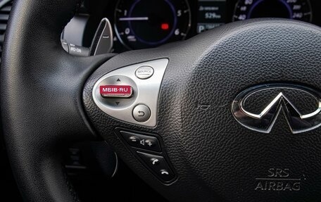 Infiniti QX70, 2014 год, 2 120 000 рублей, 18 фотография