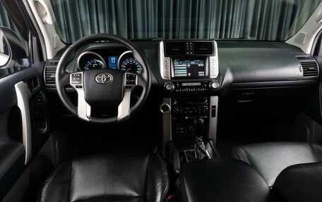 Toyota Land Cruiser Prado 150 рестайлинг 2, 2010 год, 3 339 000 рублей, 6 фотография