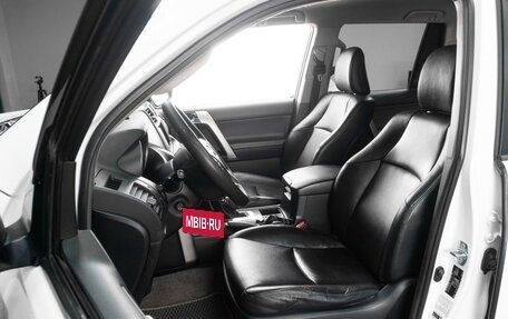 Toyota Land Cruiser Prado 150 рестайлинг 2, 2010 год, 3 339 000 рублей, 10 фотография