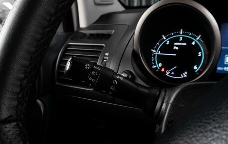 Toyota Land Cruiser Prado 150 рестайлинг 2, 2010 год, 3 339 000 рублей, 26 фотография