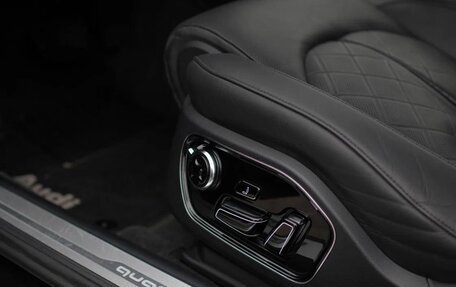 Audi A8, 2016 год, 2 900 000 рублей, 11 фотография